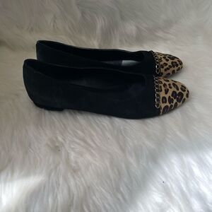 Vaneli black suede &leopard print calf hair flats with gold chain accent SZ10.5